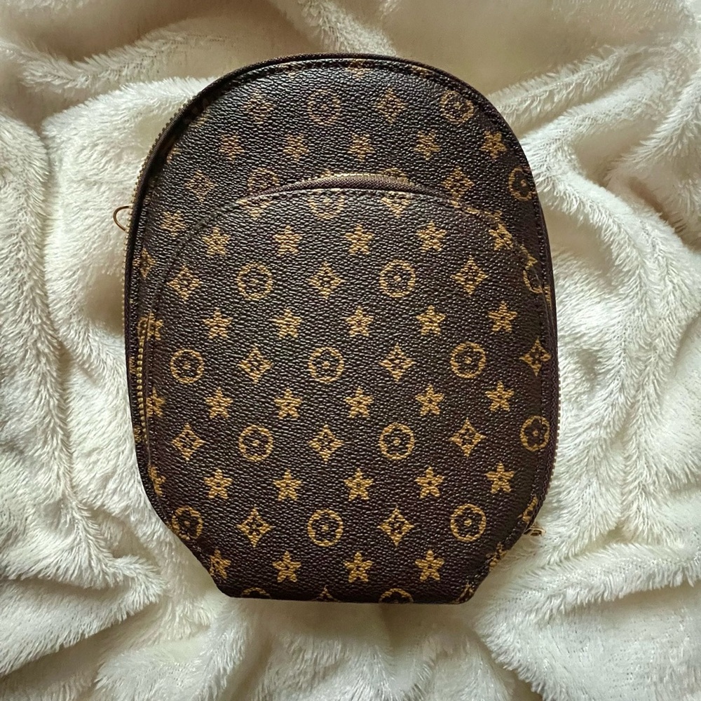 🟪 Flower Pattern Faux Leather Cross-body Bag